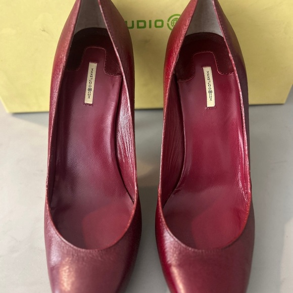 Max Studio Red Heels - Picture 3 of 8